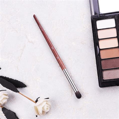 Medium Precision Eye Blender Brush #216 Rounded Ey... – Grandado