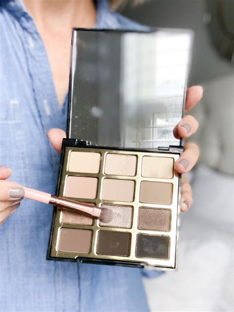 5 WAYS TO USE MAKEUP SETTING SPRAY | The Beauty Blotter