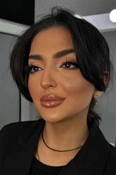 Professional Makeup Looks For Work That Are Easy To Do