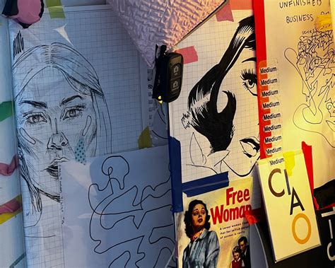 Optimal strategy for an elegant, high-impact digital art portfolio?