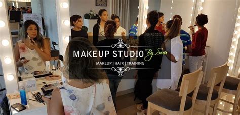 Amazing Hacks to Select the Right Type of Makeup School - Makeup Studio ...