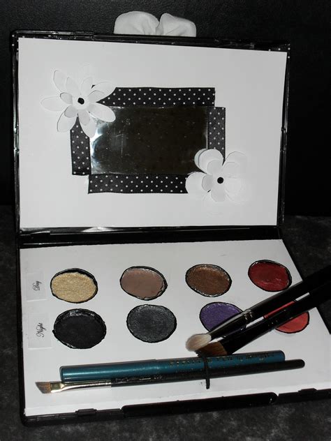 Custom Made Makeup Palette : 15 Steps (with Pictures) - Instructables