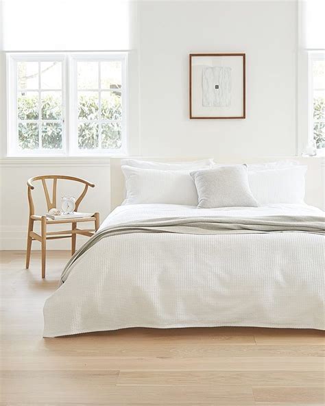 How to Live a Minimalist Lifestyle: Your Guide to Minimalism