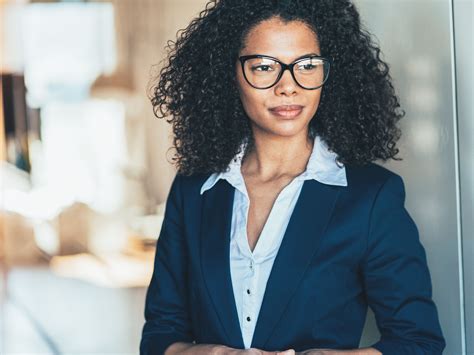 10 Ways to Communicate Confidence Nonverbally | Rachel Beohm