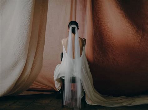 What bespoke tailoring tips ensure a truly elegant bridal fit?