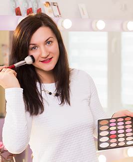 2 Personal Makeup Workshop – Skulpt Makeup Academy