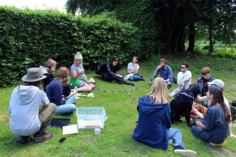 Beyond generic tutorials: Which workshops cultivate true artistry for refined elegance?