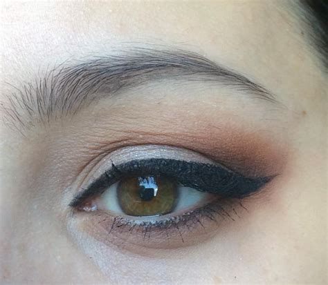 Step by Step eyeshadow blending tutorial: A captivating story in which ...